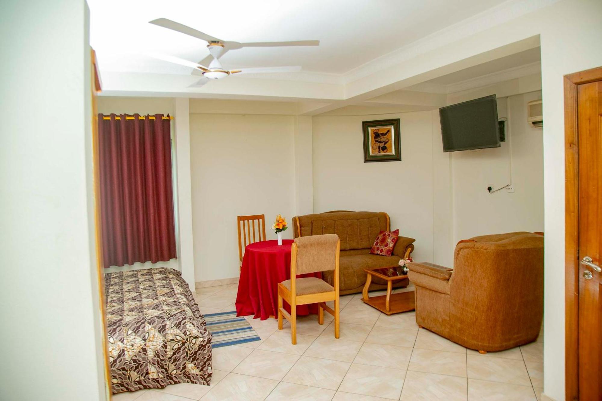 Brookvale Hotel Weija Exterior photo