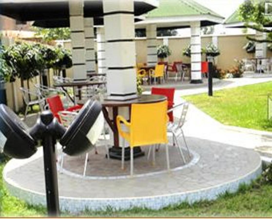 Brookvale Hotel Weija Exterior photo