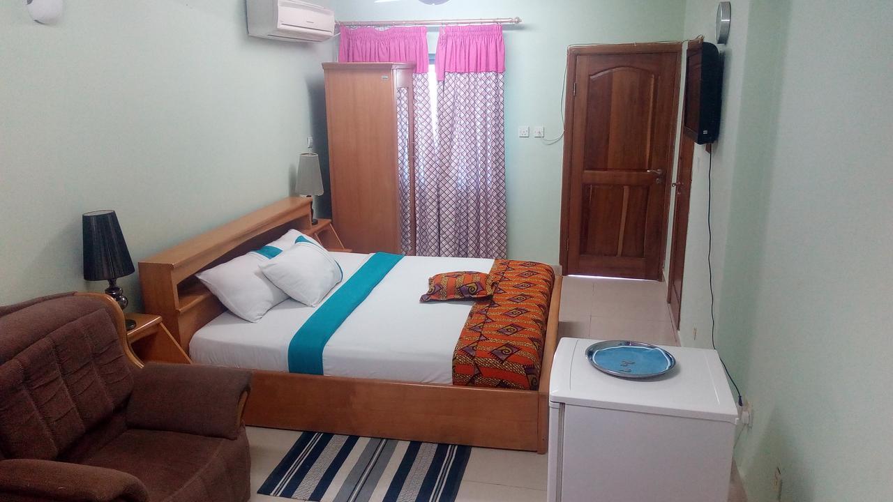 Brookvale Hotel Weija Exterior photo